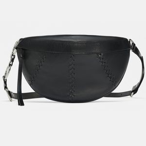 Zara 🧿 Black leather crossbody with stiching